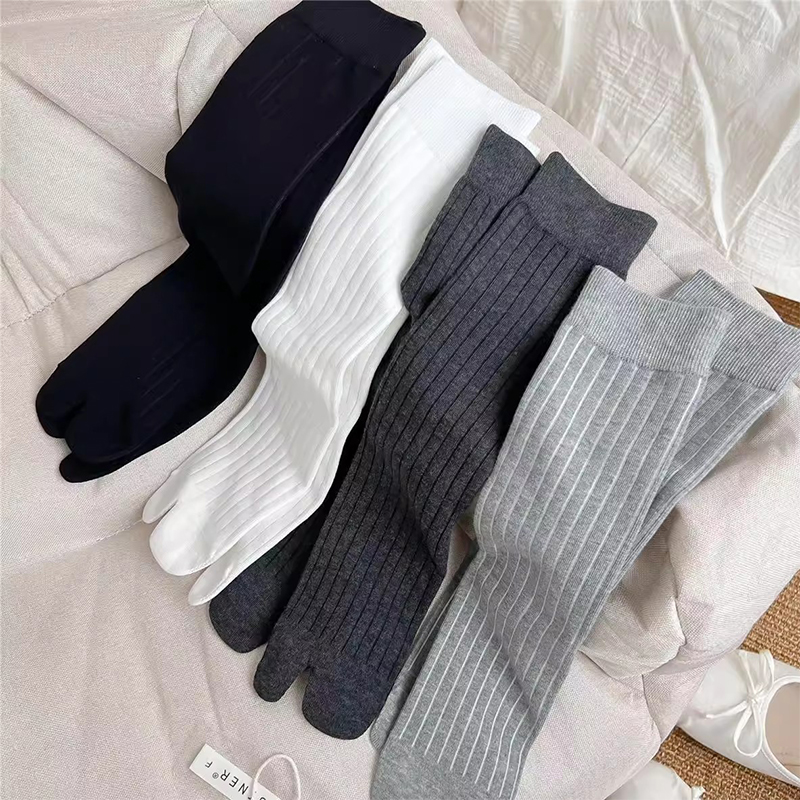 ถุงเท้ายาวถึงต้นขาสองนิ้วทำจาก - Toe Sock Split บทวิจารณ์และราคา